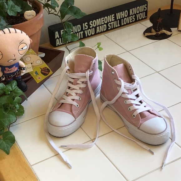 Airwalk Other - ‘Airwalk’ Light Pink Hi-Top Sneakers